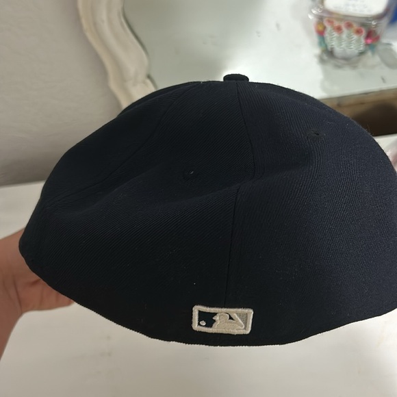 Yankees hat - Picture 2 of 5